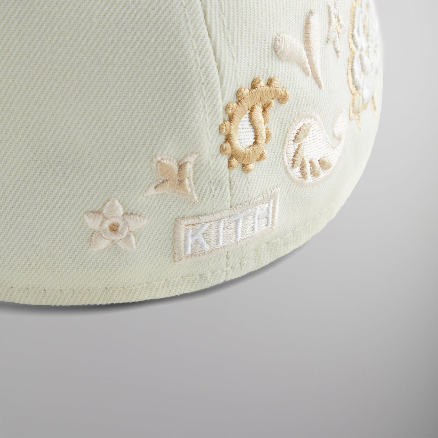 Kith & New Era for the New York Yankees Paisley 59FIFTY Low Profile - Sandrift