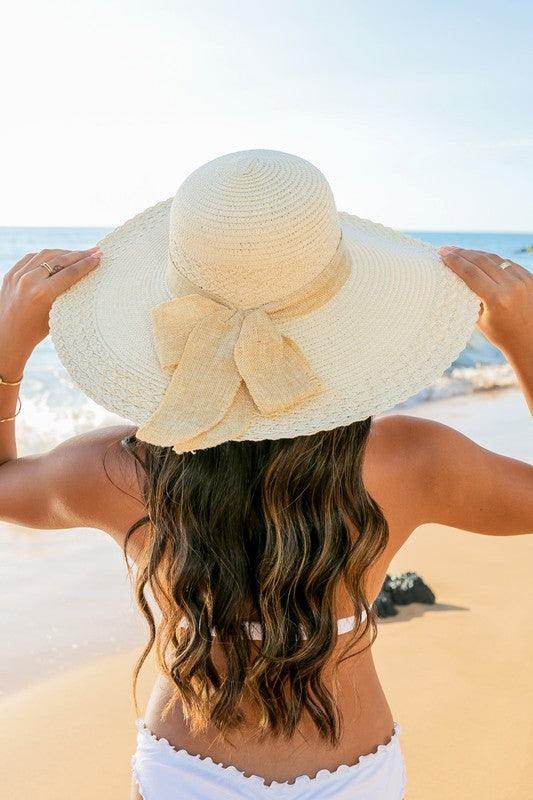Women's Accessories - Hats Scallop Edge Bow Accent Sunhat