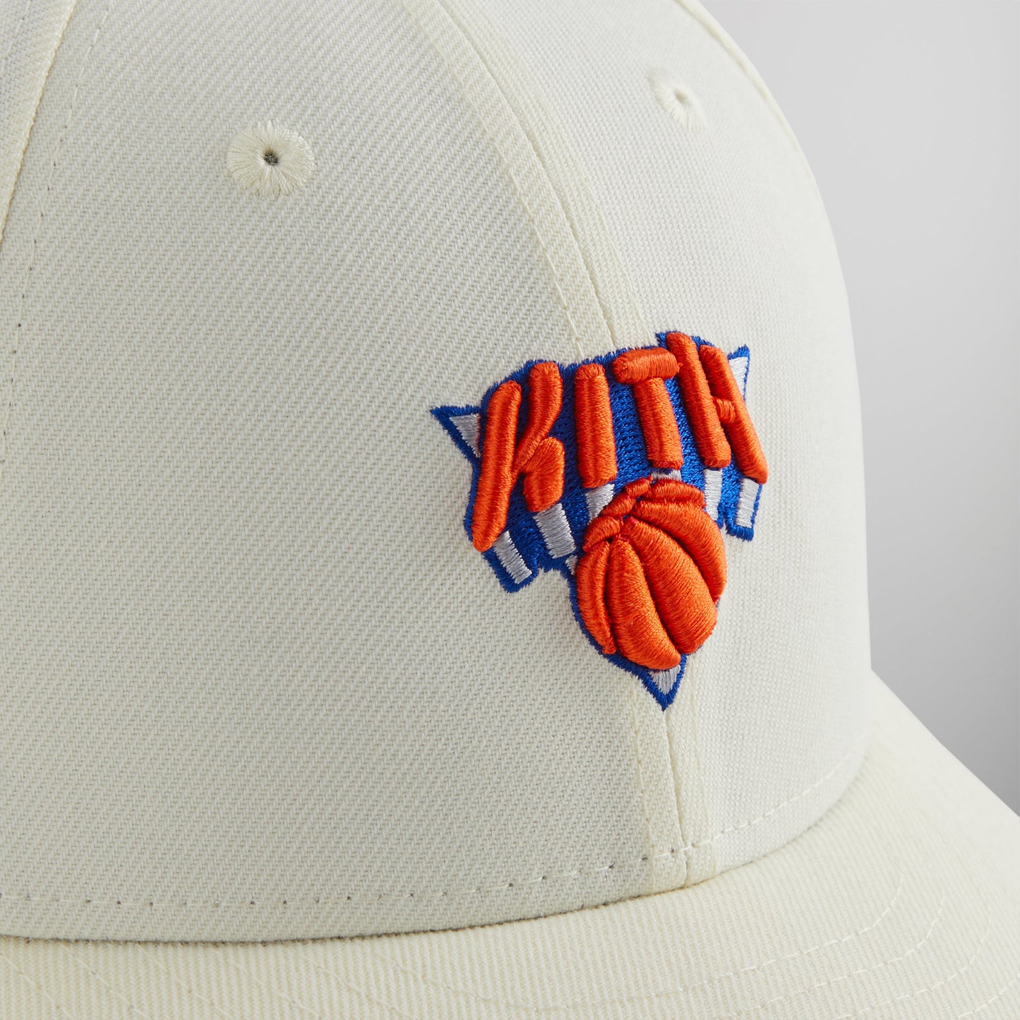 Kith & New Era for the New York Knicks 59FIFTY Low Profile Fitted - Sandrift