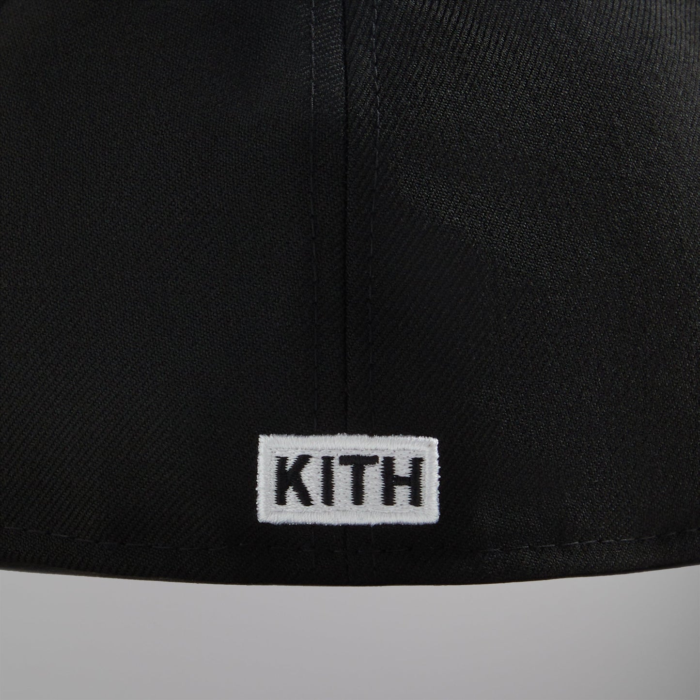 Kith & New Era for the New York Knicks 59FIFTY Low Profile Fitted - Black