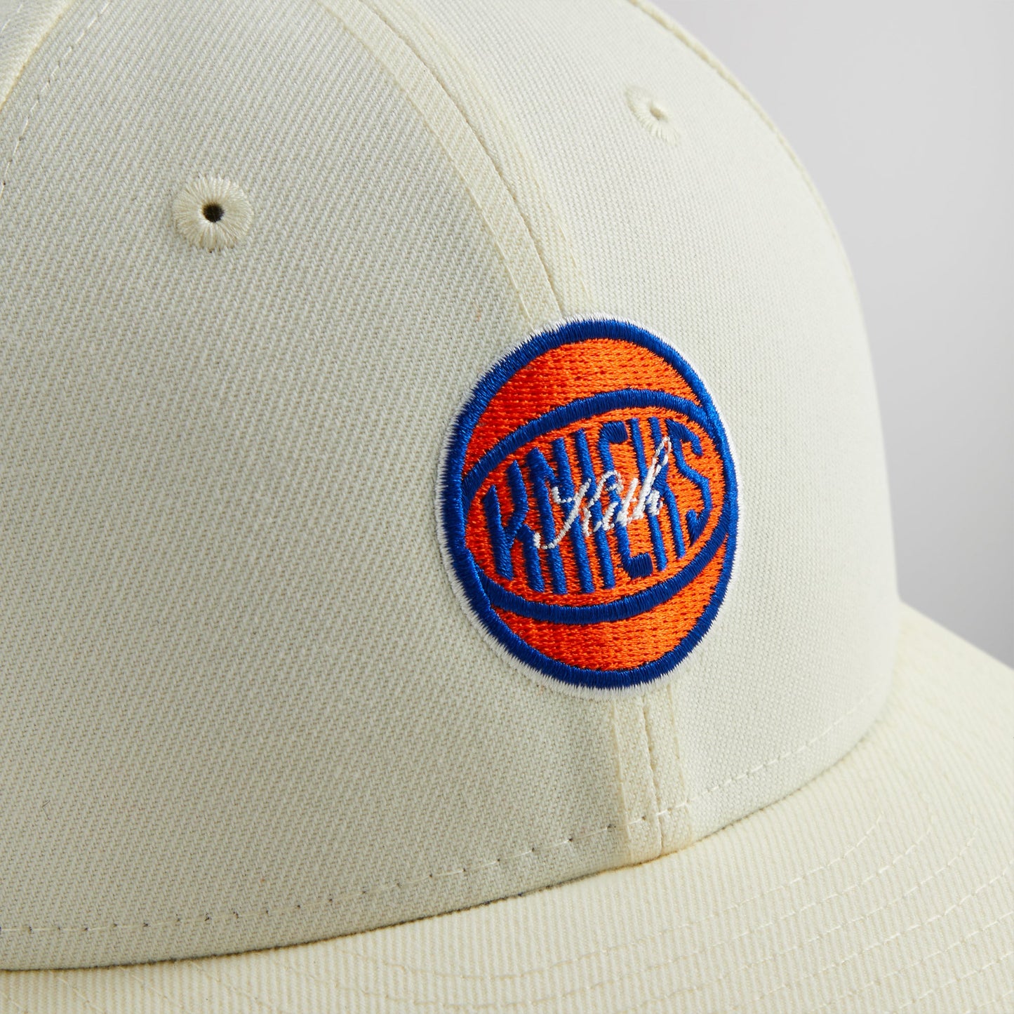 Kith & New Era for the New York Knicks 59FIFTY Low Profile Fitted - Silk
