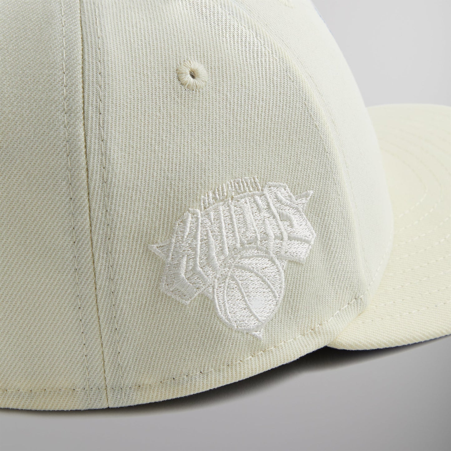 Kith & New Era for the New York Knicks 59FIFTY Low Profile Fitted - Silk