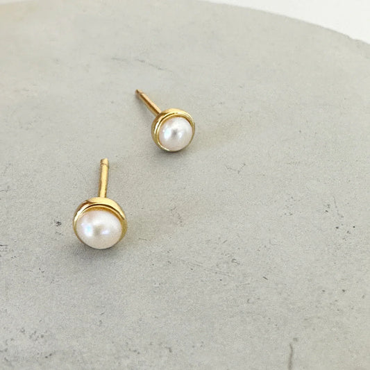 Ear Kit Pearl Studs